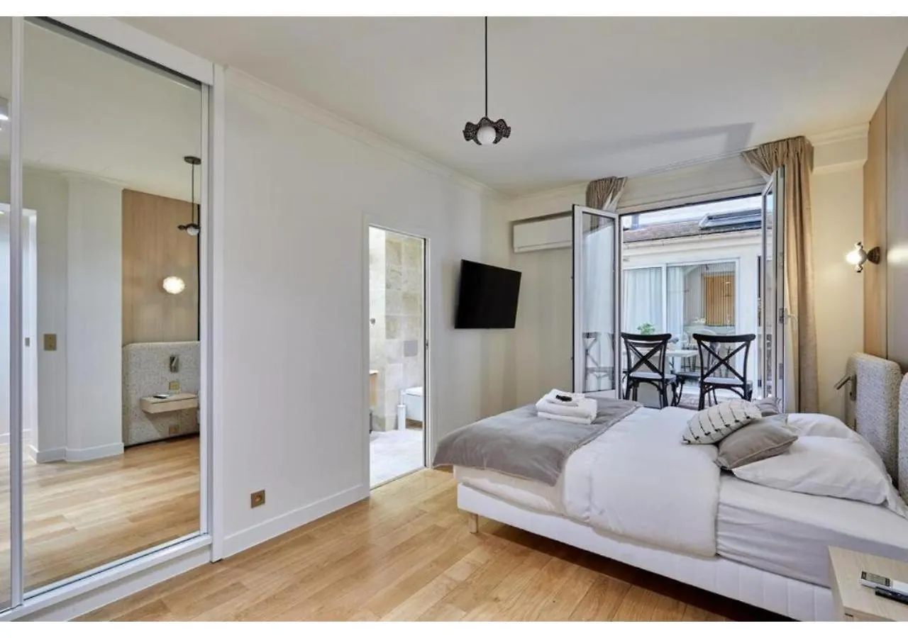 Terrace Apartment Trocadero Eiffel Tower By Studio Prestige Paris